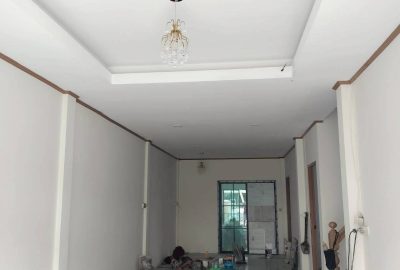 ทาวเฮ้าส์ 2 ชั้น หมู่บ้านวังทองริเวอร์ปาร์ค กำลังรีโนเวท