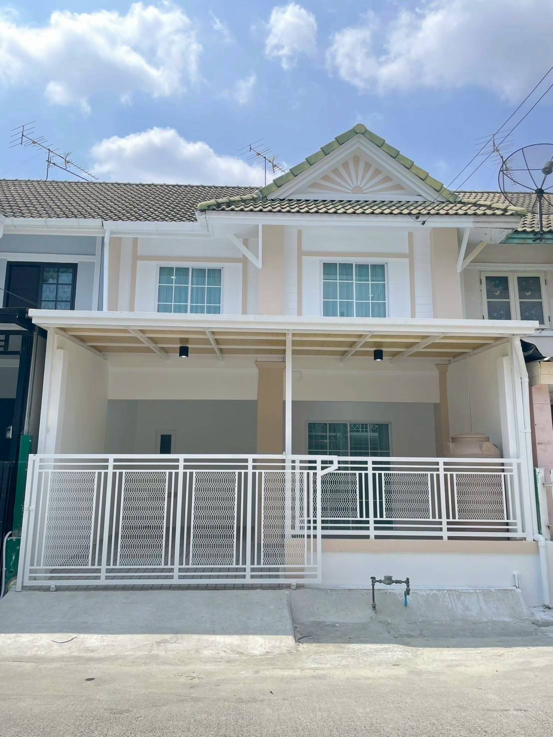 พฤกษาบี